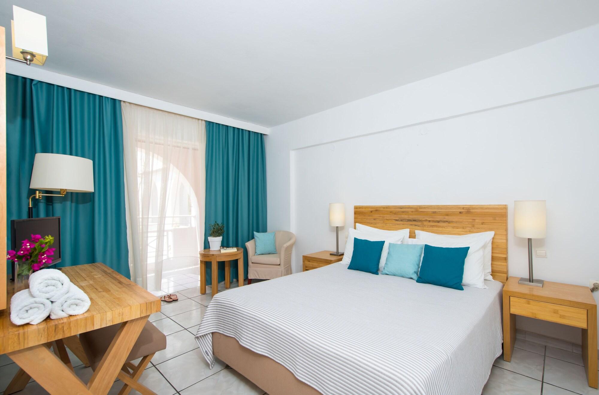Bitzaro Palace Hotel Kalamaki  Bagian luar foto