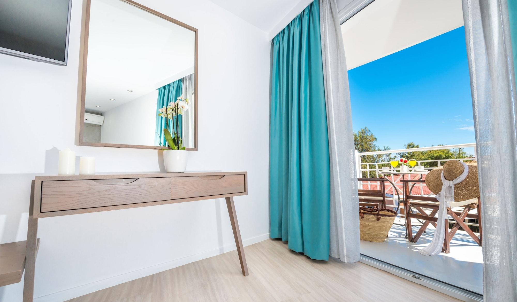 Bitzaro Palace Hotel Kalamaki  Bagian luar foto