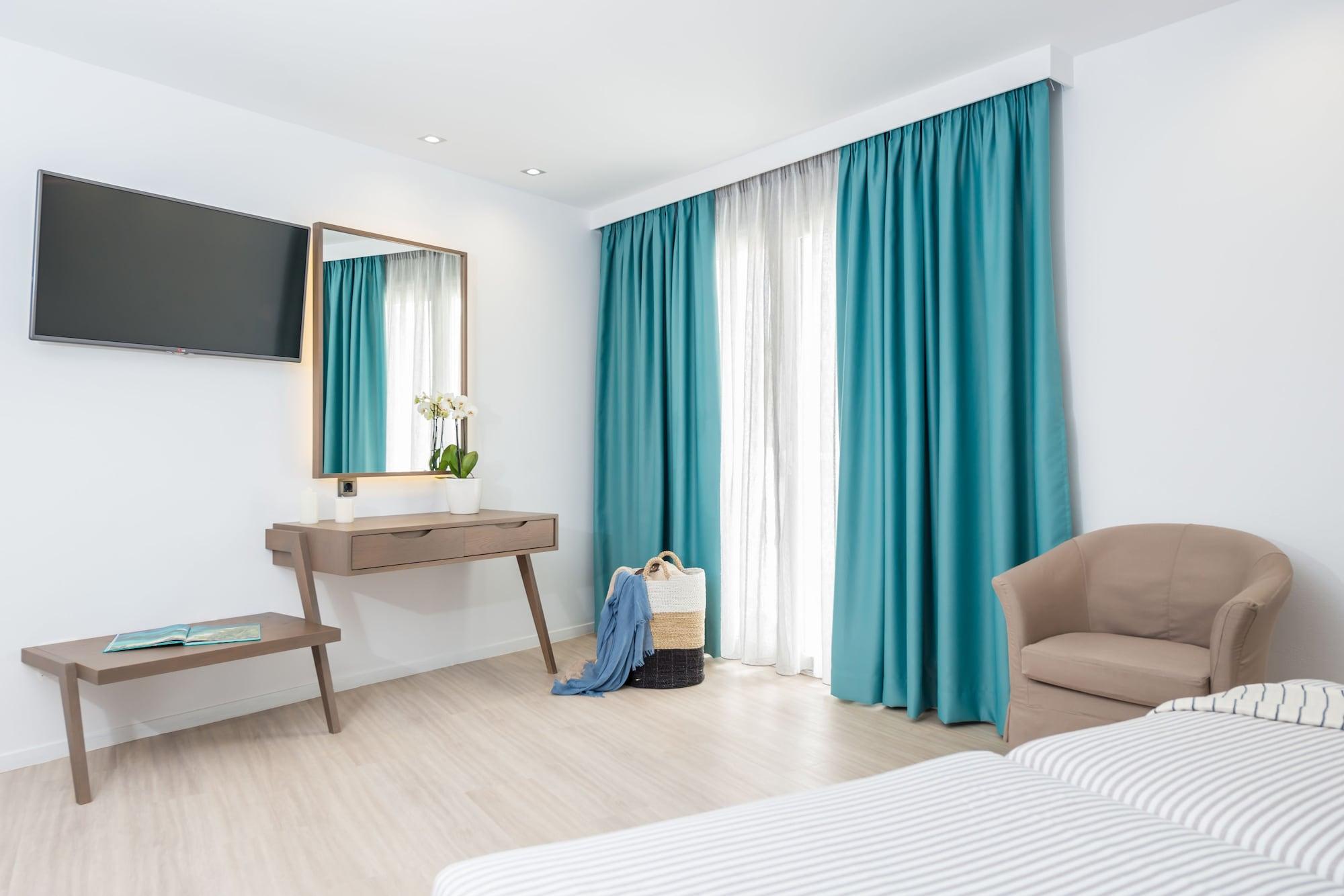 Bitzaro Palace Hotel Kalamaki  Bagian luar foto