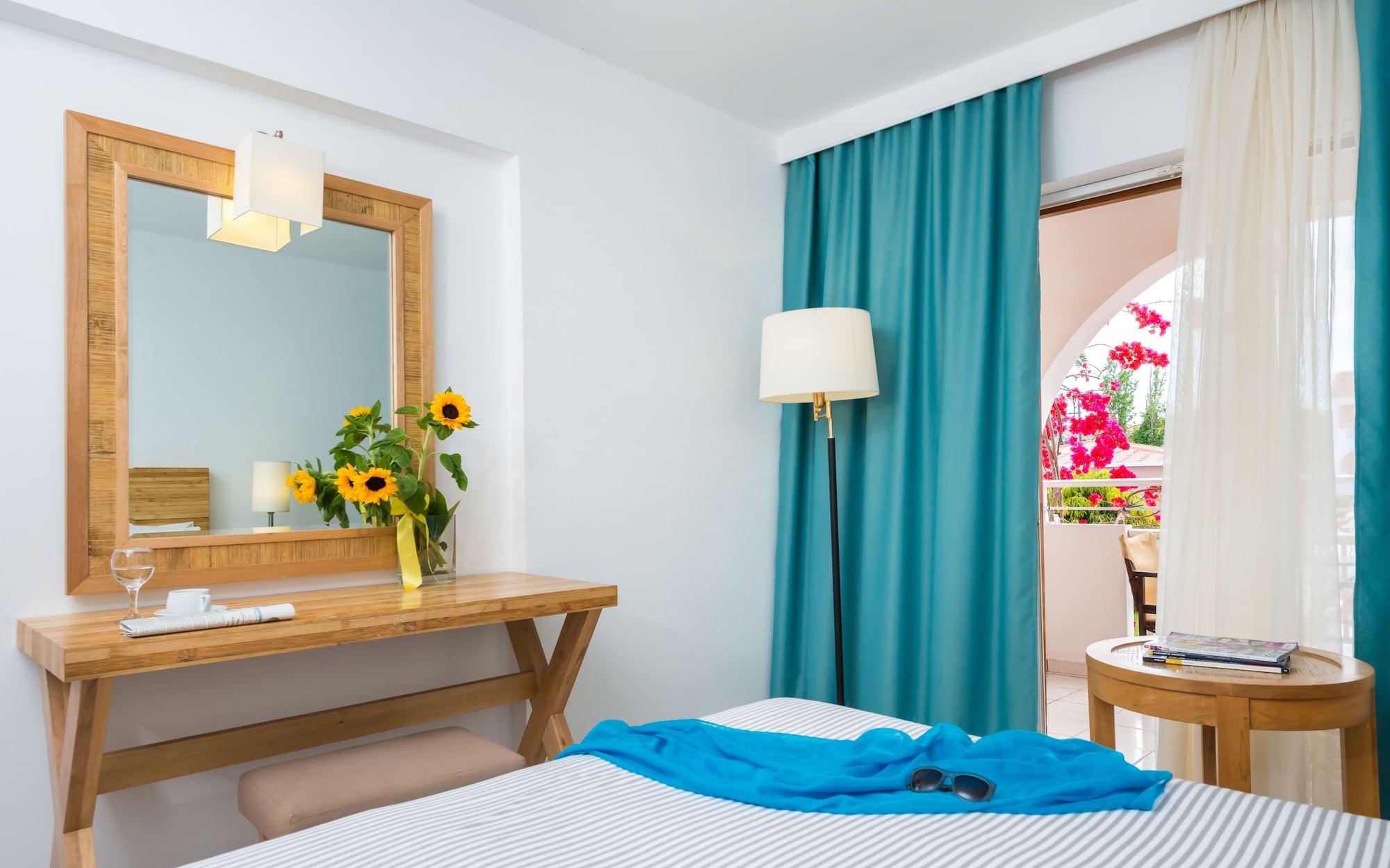 Bitzaro Palace Hotel Kalamaki  Bagian luar foto