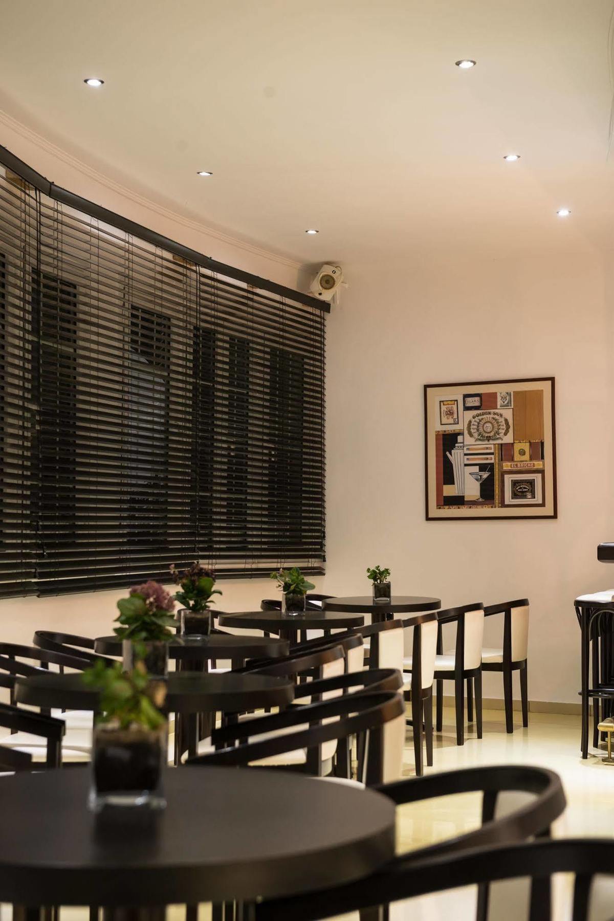 Bitzaro Palace Hotel Kalamaki  Bagian luar foto